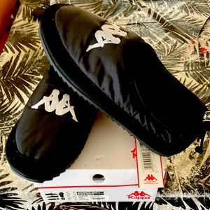 Kappa all black indoor /outdoor